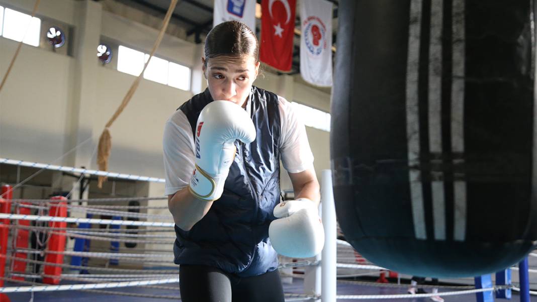 Milli Boksör Buse Naz, Avrupa Oyunları'nda yumruk sallayacak 4